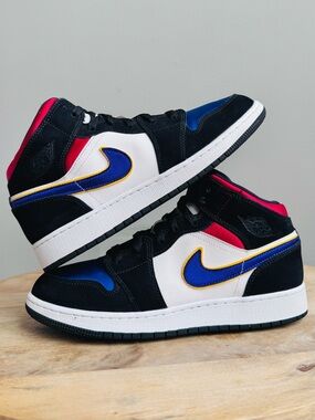 Nike Air Jordan 1 Mid Lakers Top 3 GS BQ6931-005 Youth Size 7 Basketball Sneaker